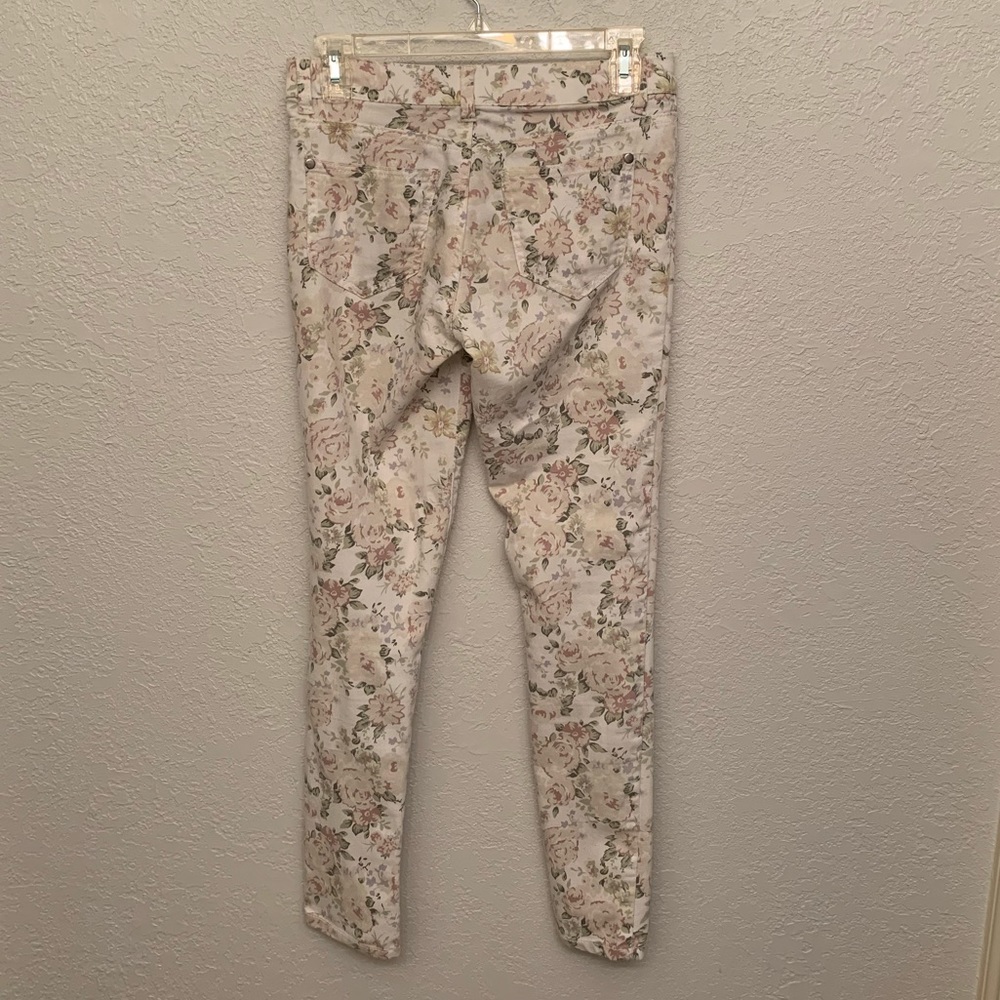 Jeans - Picture 2 of 6